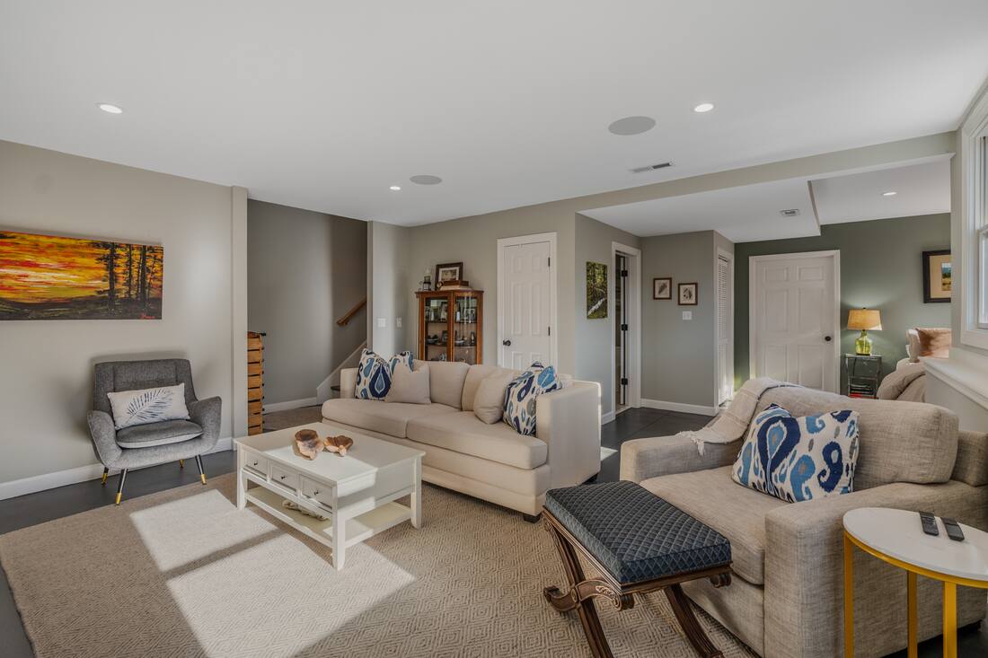 Lower-level sitting room