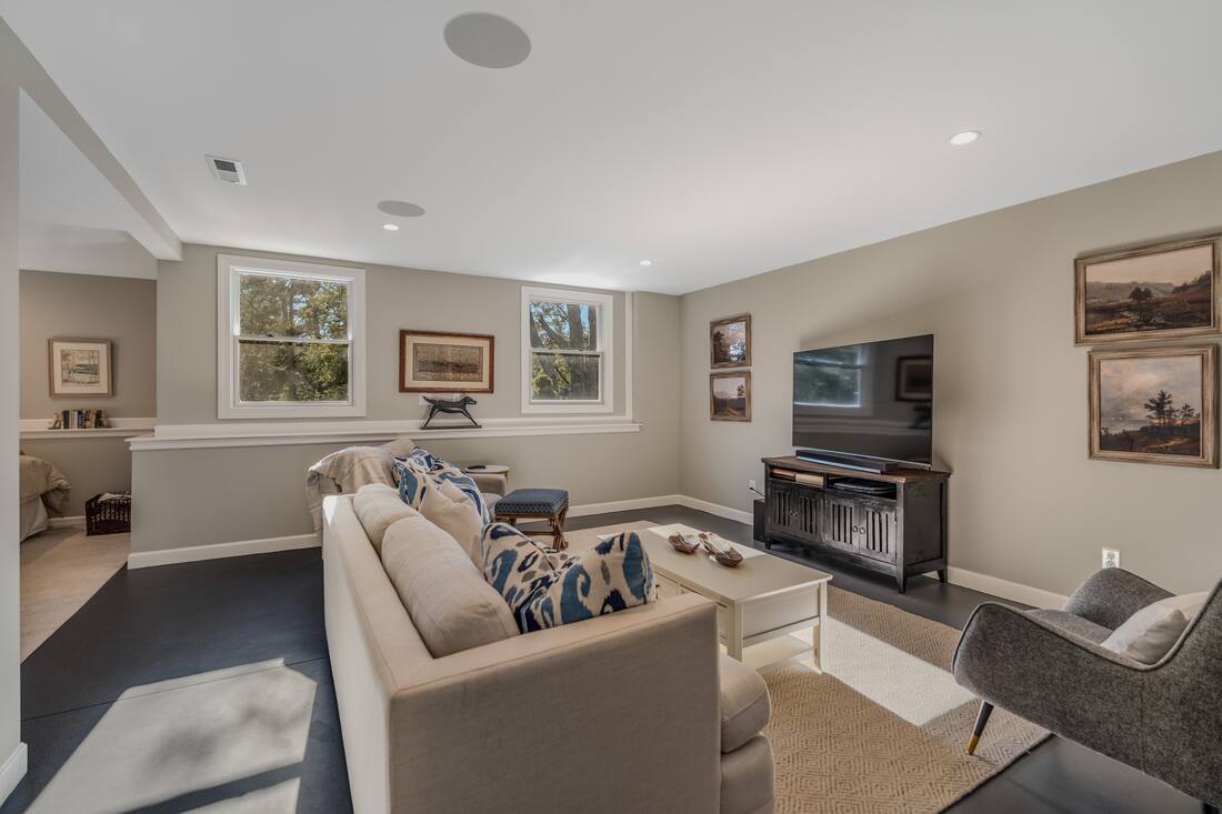 Lower-level sitting room